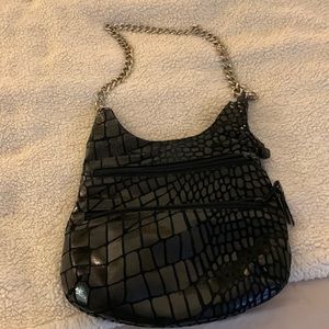 Nice bag from a friend of mine, she just gave it to me. It’s in perfect conditio